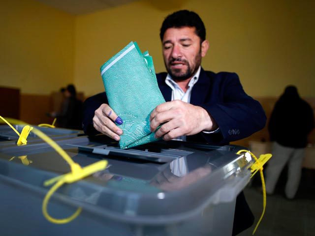 В Афганистане начались всеобщие президентские и муниципальные выборы, которые определят будущее страны. Фото: Reuters