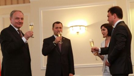 Noul ministru al Educației, Maia Sandu, și ministrul de Interne, Dorin Recean, au fost învestiți în funcție