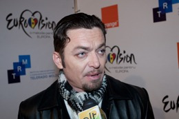 Cei doi băieţi îi dau un imbold să-şi realizeze scopurile