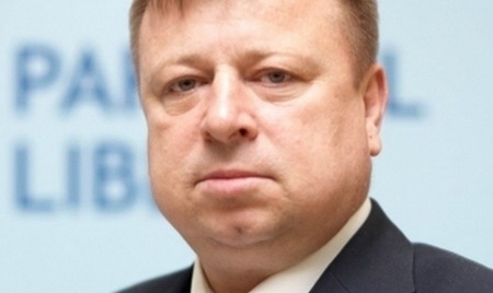  Киртоакэ обвинил претора в том, что тот продал по заниженной цене недвижимость, принадлежащую предприятию "Сперанца Уник".