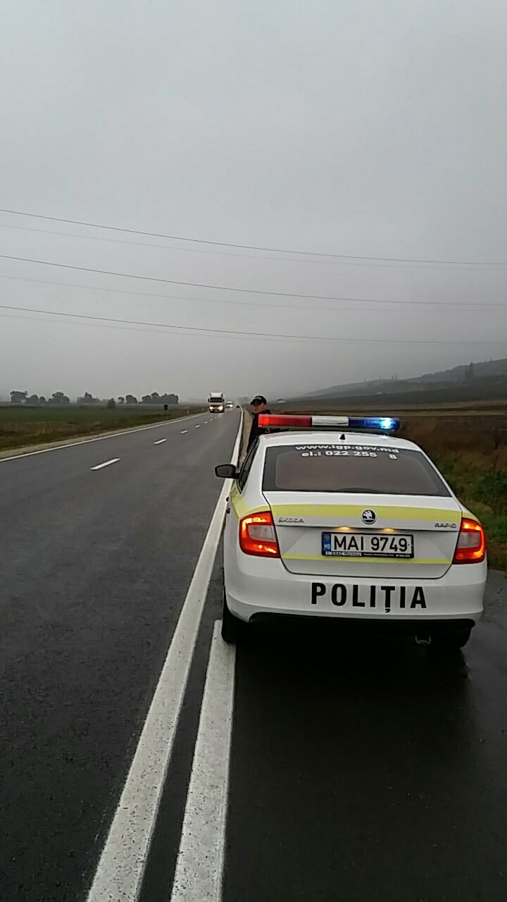 Plouă în toată țara. Recomandările polițiștilor pentru șoferi