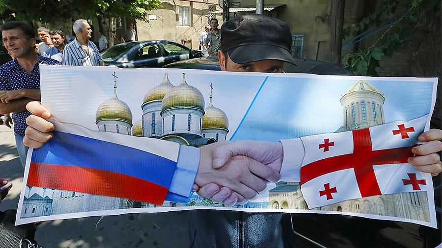 Бурджанадзе отметила, что власти Грузии боятся реакции западных партнеров и того, что их назовут пророссийскими.
