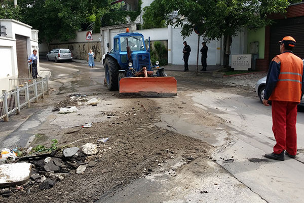 Для очистки улиц и вывоза ила и мусора, собранного водой, будет потрачено около 240 тыс. леев.