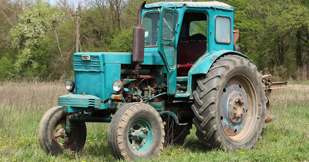 Un bărbat, strivit mortal de tractorul său la Căușeni.