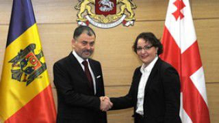 Ministrul Apărării, în vizită la Tbilisi. Foto: mbc.md