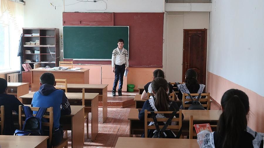 Молодые учителя получат пособия, если будут работать по распределению.