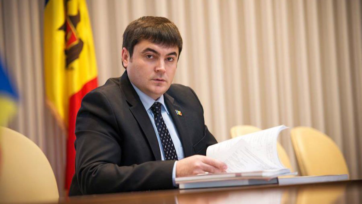 Reacţia parlamentarului obligat de instanţă să întoarcă banii. Foto: basarabia.md