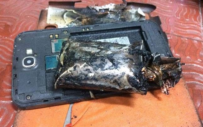 В багаже нашли частично обгоревший Galaxy Note 2.