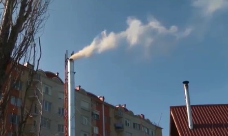 Если в воздухе все же найдут вредные вещества, настоятелям храмов грозят штрафы - до 9 тысяч леев. 