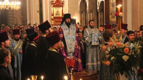 Накануне и другие священнослужители призвали людей не поддаваться на провокации.