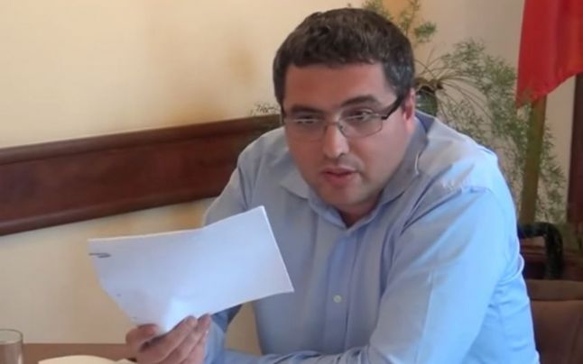 Renato Usatîi îi ia la rost pe funcţionarii din Bălţi. Foto: adevarul.md