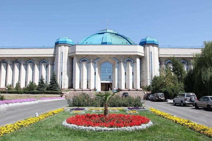 Сотрудница музея Алма-Аты сумела остановить мародёров, пришедших за мечами и копьями гуннов.