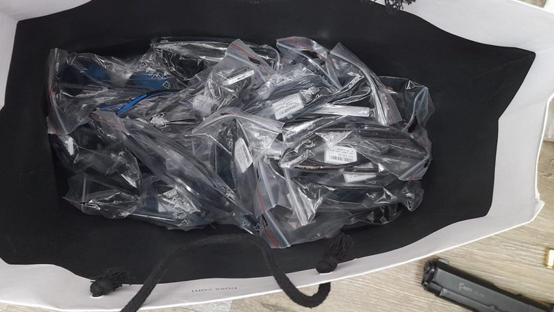 Двое мужчин подозреваются в краже товаров за границей и контрабанде в РМ.