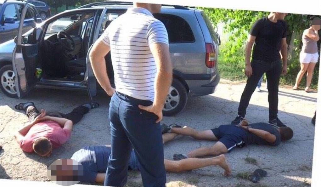 Curier de la Usatîi, prins cu bani pentru eliberarea unui deținut înainte de termen. Foto: realitatea.md