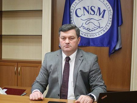 Минимальный уровень оплаты труда в этом году повысится дважды.