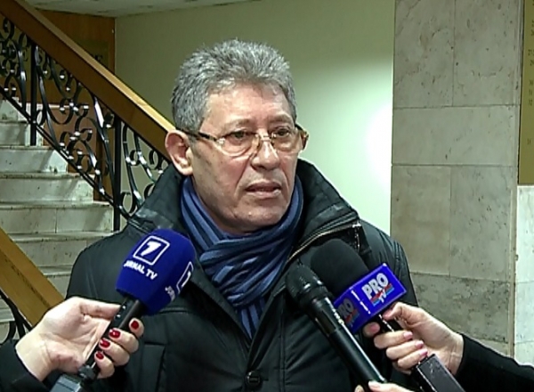 Dupa ce acum 2 zile PLDM si PD au anuntat ca formeaza o coalitie minoritara, fara PL, astazi liberalii s-au adunat in sedinta consiliului republican pentru a discuta ultimele evolutii.