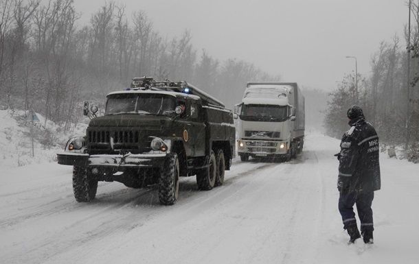Третья область Украины ввела ограничения на проезд.