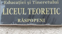 O mustrare aspră! Cu asta s-au ales directorul şi trei angajaţi ai liceului din satul Răspopen