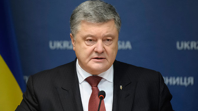В России назвали слова Порошенко о "Бессмертном полке" безнравственными.