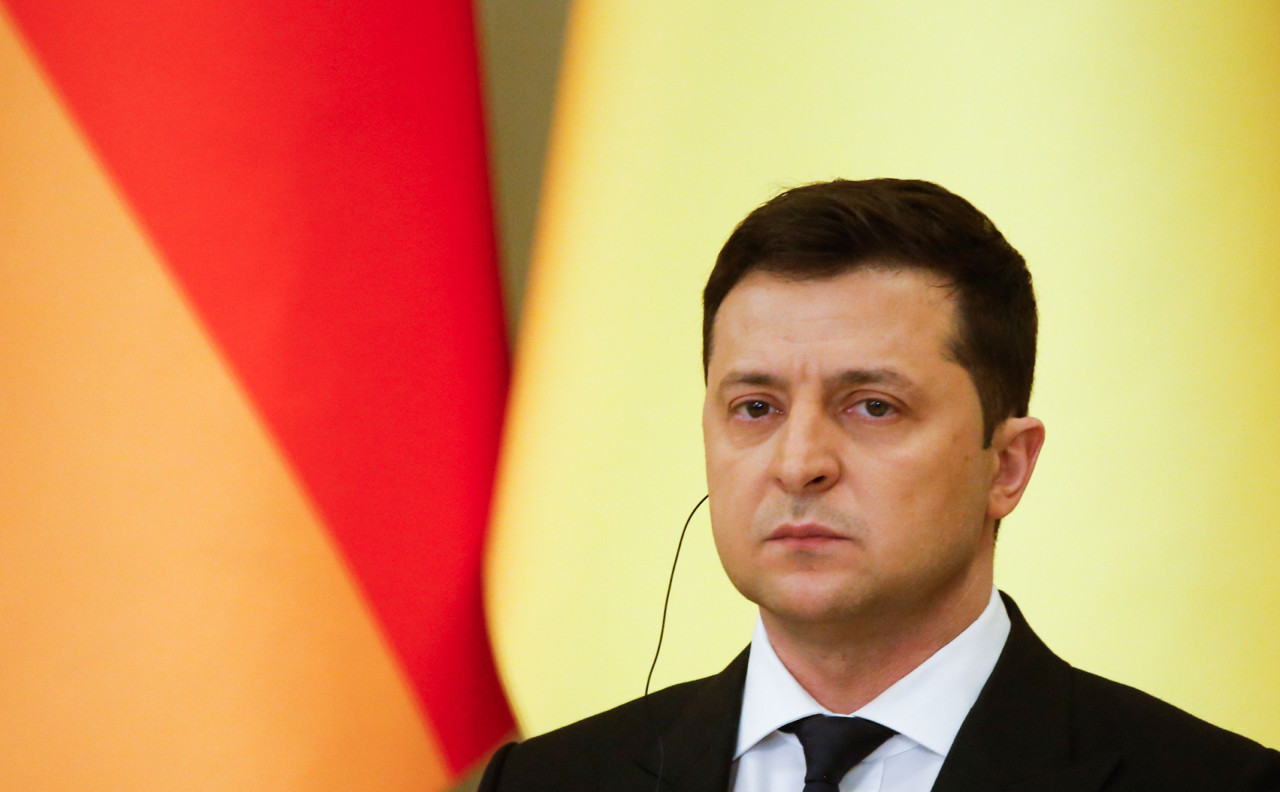 Президент Украины объявил о всеобщей мобилизации.