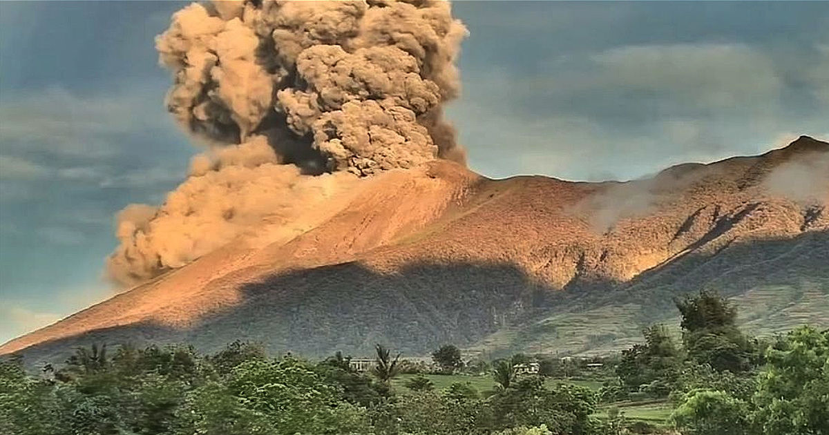 Vulcanul Kanlaon din Filipine a început să erupă.