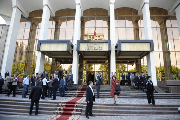 Anterior, serviciul de presă al Parlamentului anunţa că, “deputații vor avea concediu in perioada 15 iulie–16 august.