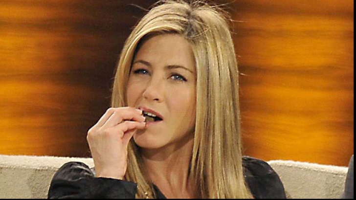  O fosta angajata a unui salon de frumusete al vedetelor ar fi plecat la noul ei loc de munca insotita de reteta secreta a culorii parului celebritatilor.