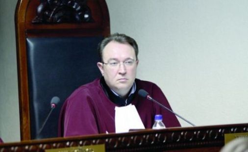 Este un fals 100%, în hotărârea CCM din 9 octombrie 2014 nu există nimic din cele declarate de ministrul Lavrov”, a replicat Tănase.