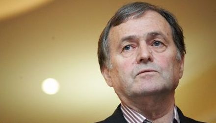 Nu cred că trebuie să acordăm atenție omului care se vrea atât de important în Parlament 