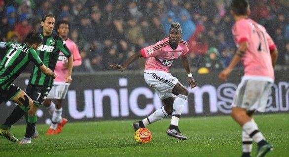 Pogba a mai evoluat pentru United în sezonul 2011-2012, însă a prins doar 3 meciuri, Alex Ferguson necrezând la acel moment în calităţile francezului.