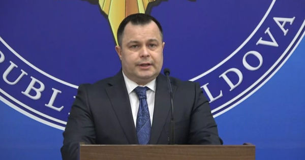 Парламент принял отставку главы СИБ Александра Есауленко.