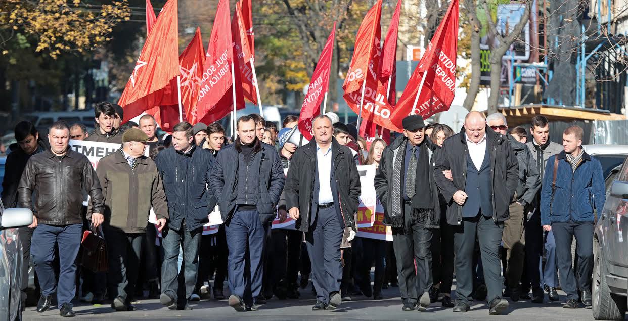 Liderul socialiștilor Igor Dodon, cere ANRE să revizuiască tarifele la energia electrică și gazele naturale, altfel adepții săi urmând să protesteze non-stop în fața instituției.