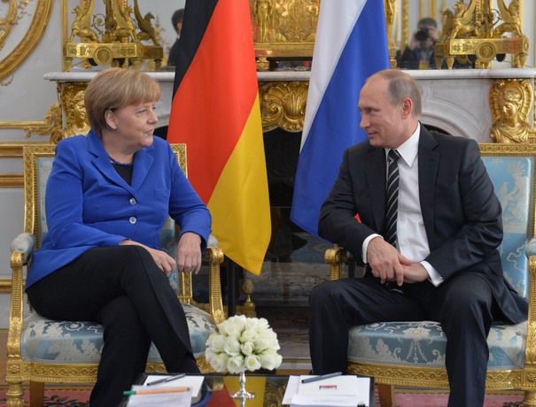 În urma întrevederii cu Vladimir Putin, Angela Merkel şi-a exprimat sprijinul pentru un armistiţiu în Siria.