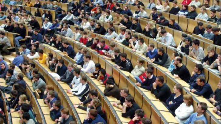 Întrebarea capcană, ultima din examen, care i-a șocat pe elevii unei universităţi