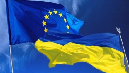 Ucraina a semnat partea politică a Acordului de Asociere cu Uniunea Europeană.
