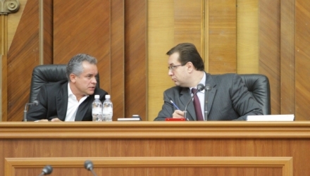 Ședința extraordinară va începe la ora 11:00.