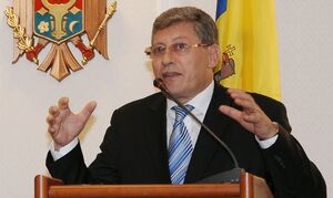  Liderul PL, Mihai Ghimpu, îl salută pe Vlad Filat, prin intermediul unui articol pe blogul său personal.