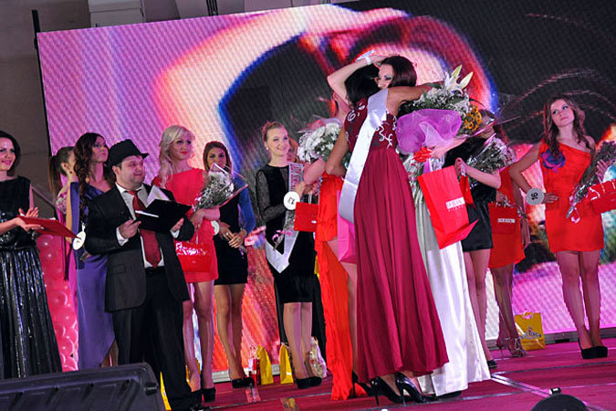 «Lady Moldova-2012», счастливая обладательница Honda Civic Фото: Екатерина МАЗУРЕНКО