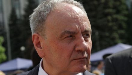 Referindu-se la legea privind castrarea chimică a pedofililor, pe care a respins-o inițial, președintele a menționat că este nevoit să o promulge. 