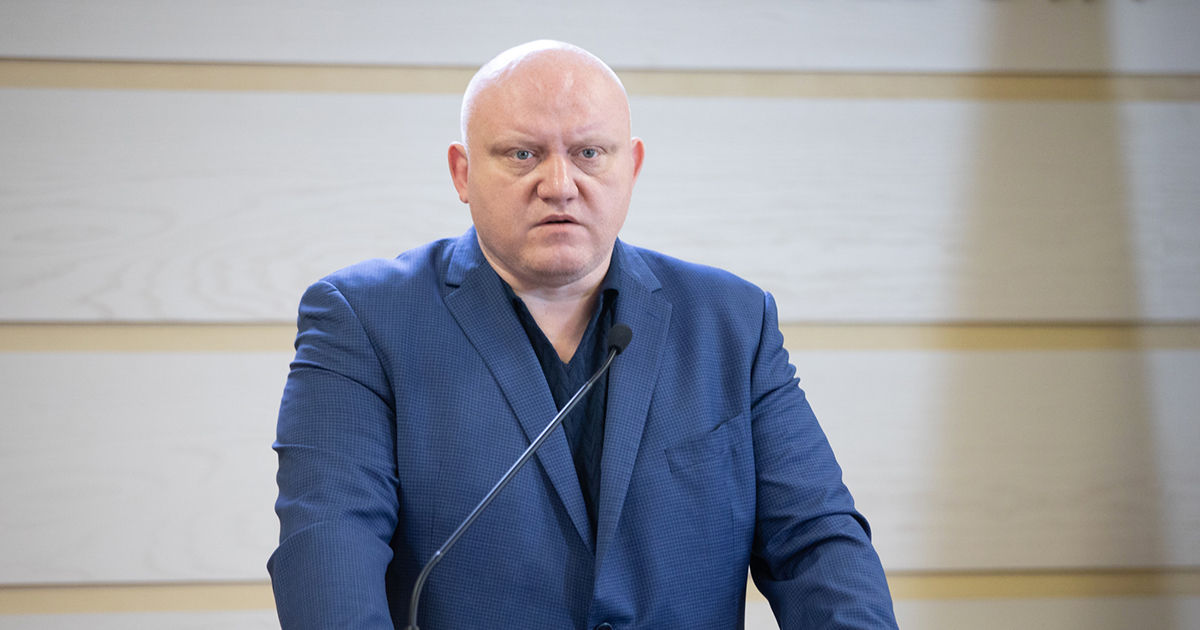 Vasile Bolea riscă pedeapsa cu muncă neremunerată în folosul comunității după ce și-a „imobilizat” soția.