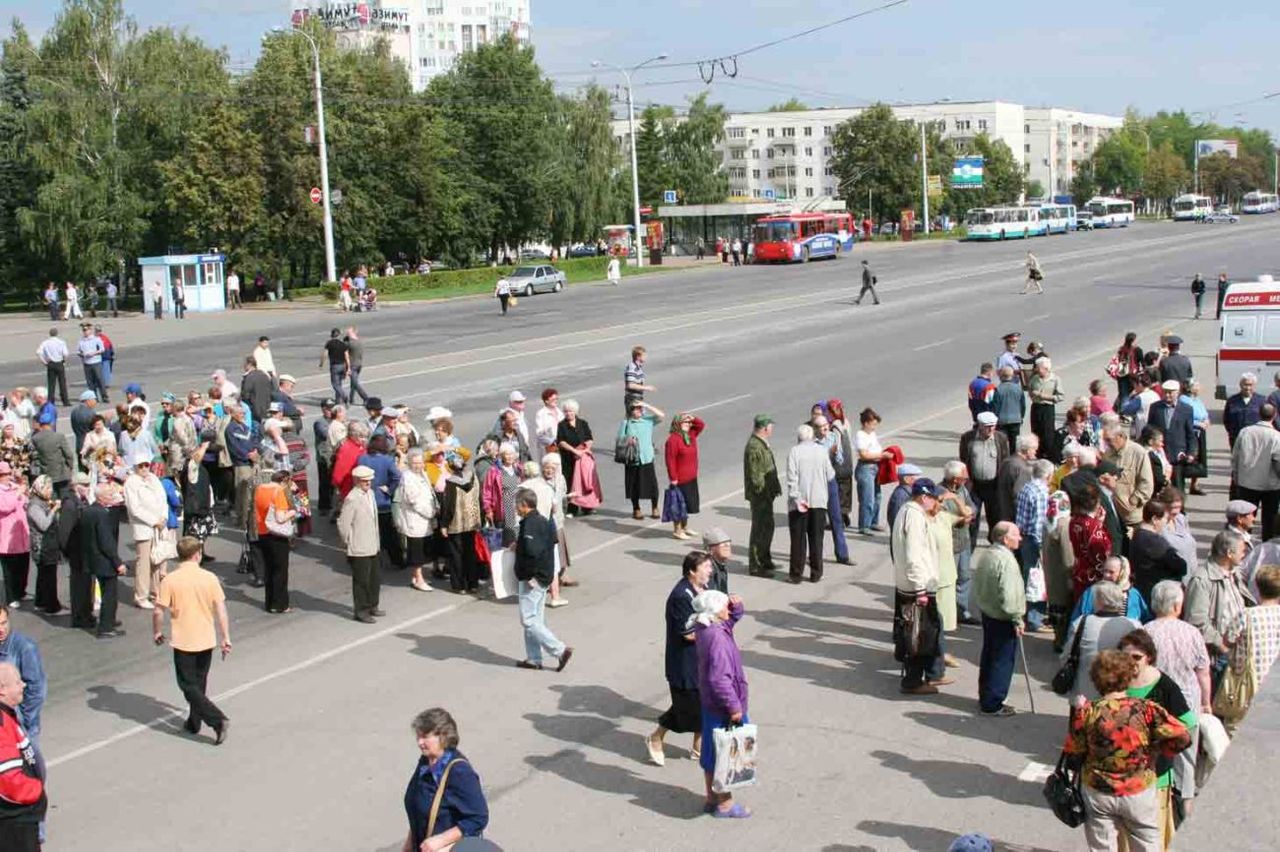 Даже в провластном опросе граждане не доверяют власти.