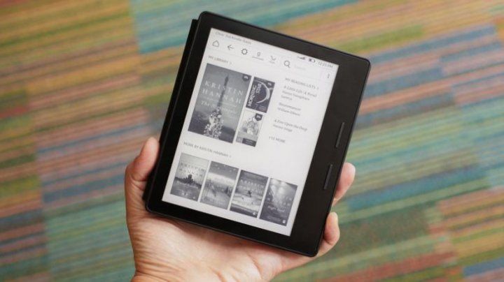 Amazon a lansat versiunea celui mai scump Kindle, rezistent la apă