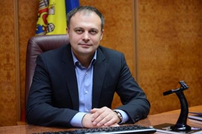 Спикер парламента, член Демпартии Андриан Канду.