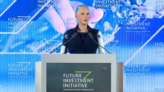 Premieră mondială! Sophia este primul robot care a primit cetățenia unui stat
