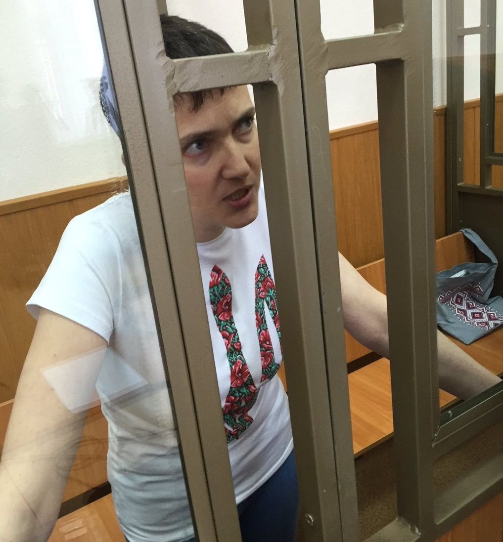 Савченко решила сменить сухую голодовку на голодовку на воде.
