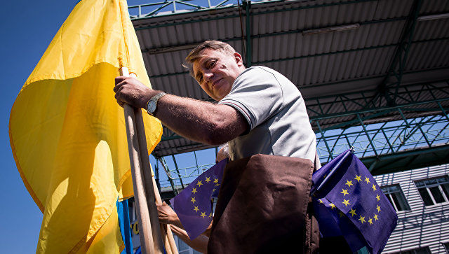 Треть украинцев против союза с ЕС или Россией, показал опрос