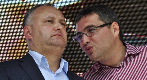 Usatîi susține că Dodon ar fi trebuit să spună în timpul conferinței de presă comune cu Putin despre situația din Republica Moldova și că regimul lui Plahotniuc practic l-a lipsit de toate pârghiile.