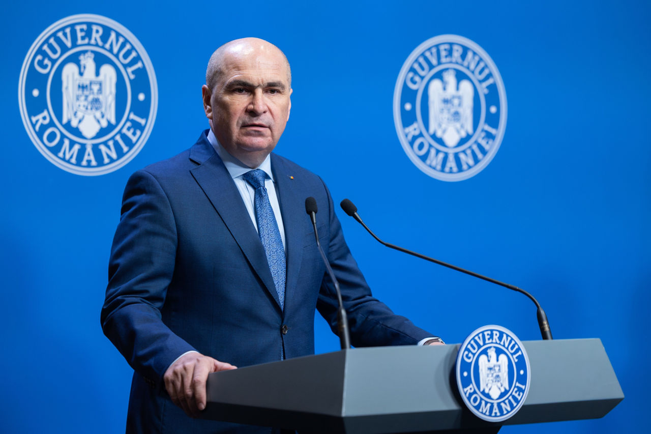 Временный премьер Румынии призвал искать выход из политического кризиса.