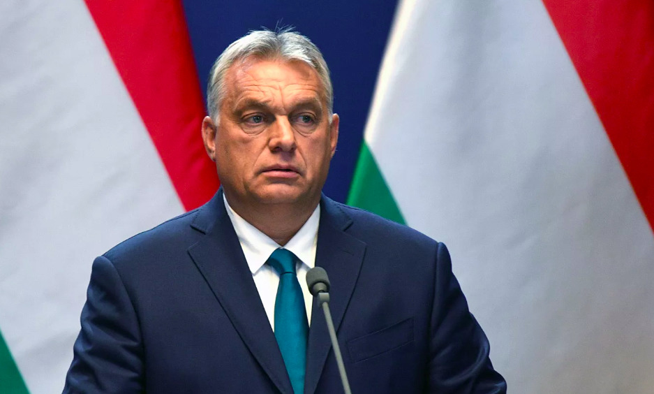 Премьер Венгрии сравнил нелегальных мигрантов с биологической бомбой.