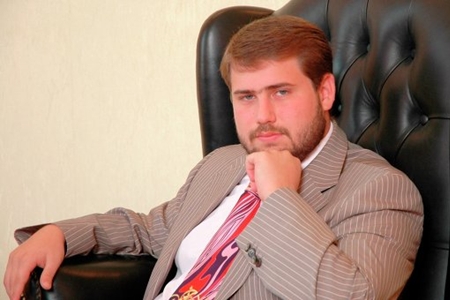 Ресторан «Молдова», который находится в здании Посольства Молдовы в России, сдан в аренду фирме, которая принадлежит Илану Шору. 